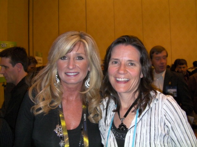 Laurie Penix & Lori Cunningham Zomm, wireless leash, mom gadget, mom tech, mom technology, mom blogger, mommy blogger, cell phones, cellphones, speakerphone, panic button, Laurie Penix